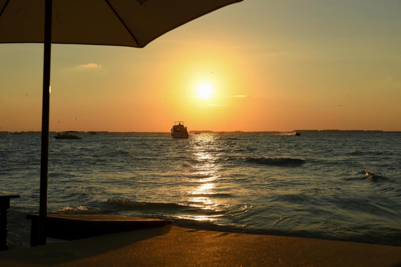 Casa Del Jaguar Beach Hotel อิสลามูเฮเรส ภายนอก รูปภาพ